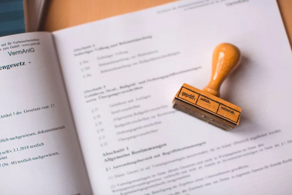 Cachet posé sur une traduction assermentée espagnol-français certifiée par une traductrice experte